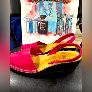 ✨ Pons fuschia pink Leather Wedge Sandals – Size 8 ✨